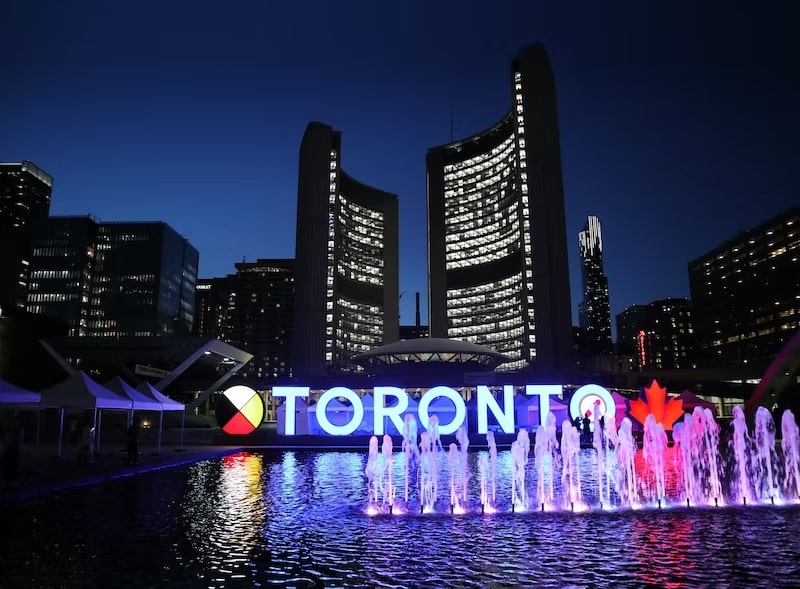 Toronto is known for its great nightlife experience.