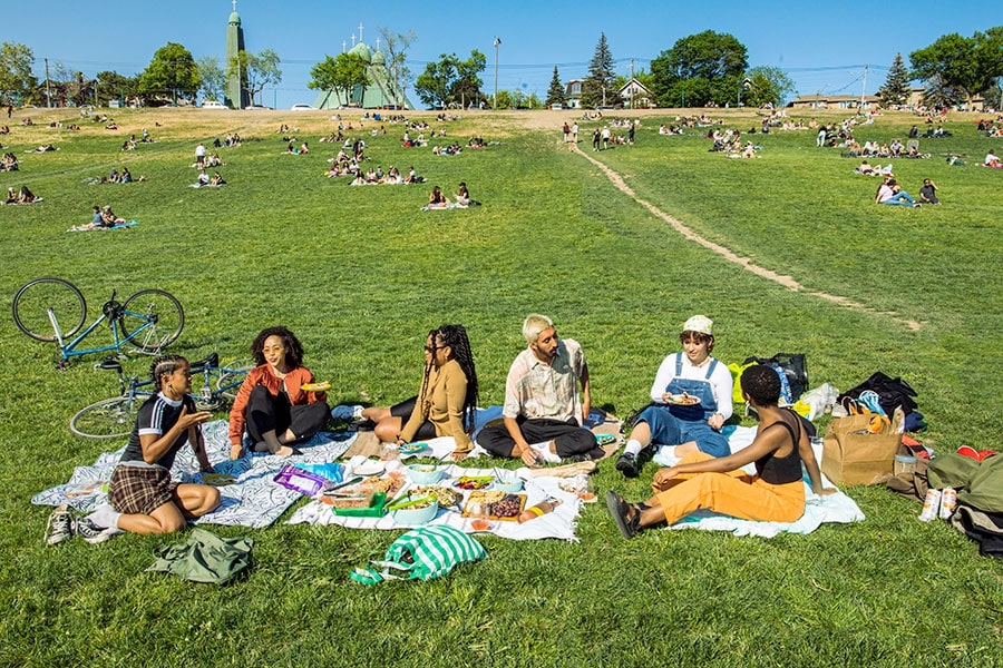 Go for a picnic around the city