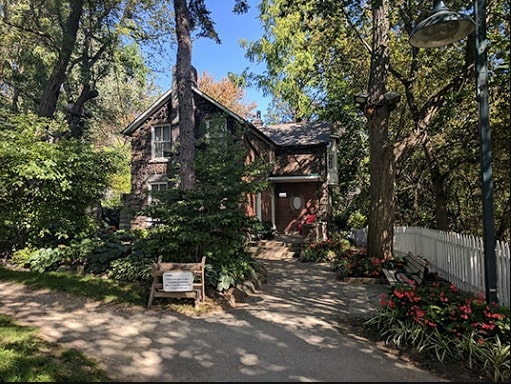 Visit Riverdale Farm